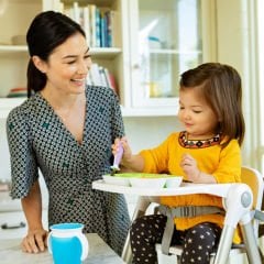 Munchkin Sıçrama Engelleyici Çatal & Kaşık Seti | 12 Ay+ | 2 Adet | Mor| BPA İçermez | Masaya Değmeyen Özel Tasarım